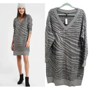 Banana Republic Grey Zebra Print V-neck Sweater Dress Women’s Size XL